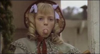 Il n'est guère étonnant de voir celle-ci tirer la langue, puisqu'il s'agit de la peste du village, la fameuse... ?