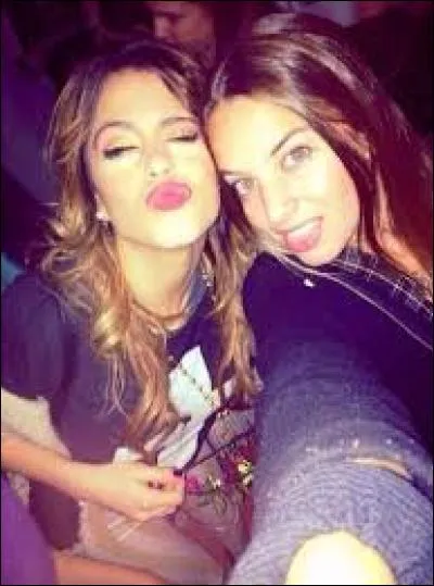 Comment s'appelle la meilleure amie de Martina Stoessel ?