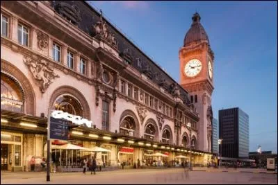 Dans quelle ville peut-on voir cette sorte de petit Big Ben ?