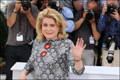 Catherine Deneuve incarne une femme qui dirige une plantation d'hévéas dans le film...