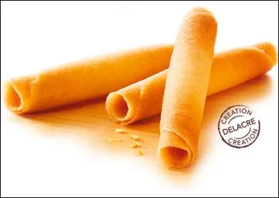 Ces délicieux petits gâteaux secs sont aussi de petits rouleaux, qu'on fiche souvent dans la crème glacée. Quel nom portent-ils ?