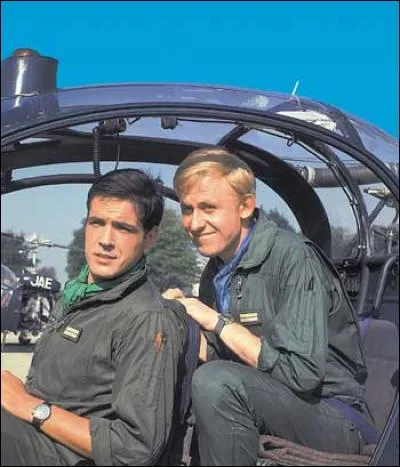 Dans cette série on retrouve deux pilotes de chasse, Tanguy et Laverdure. L'un est plutôt vertueux alors que le second est plus extravagant. Cela ne les empêche d'exceller dans leur domaine et d'être amis.