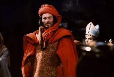 Nous sommes cette fois-ci sous le règne de Philippe IV le Bel. Son exercice du pouvoir fait grincer quelques dents, notamment celles des Templiers. Ces derniers sont pourchassés et condamnés. Sur le bûcher le grande maître de l'ordre du temple, Jacques de Molay, prophétise une malédiction qui touchera de plein fouet le roi et sa descendance.