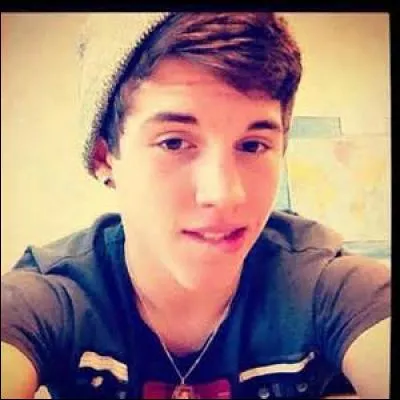 Il est tellement beau, je KIFFERAIS de lui parler !