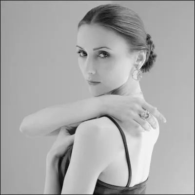 Cette fois-ci c'est une danseuse ukrainienne très connue. Voici...