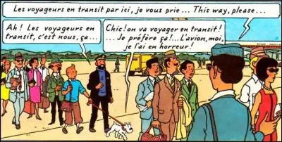 Dans quel aéroport le vol 714 pour Sydney fait-il sa dernière escale avant sa destination, au début de l'album ?