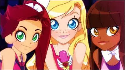 De quelle couleur les cheveux de Lyna sont-ils ?