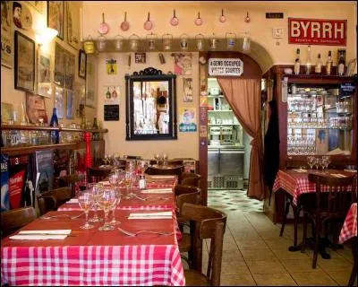 Le "Pot lyonnais" est une bouteille au fond très épais, utilisée dans les bouchons, restaurants typiques de Lyon. Quelle en est sa contenance exacte?