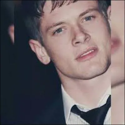 Pourquoi Cook se retrouve-t-il en prison ?