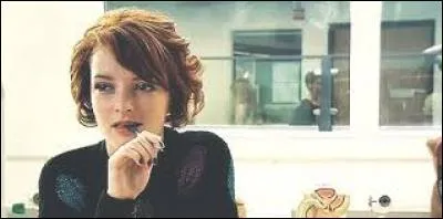 Qui est-ce? Quelle est la particularité de ses parents ?