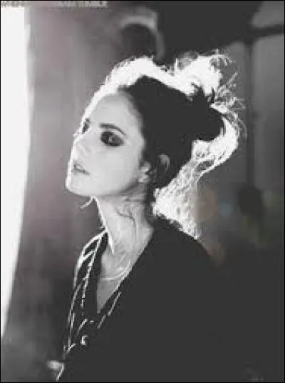 Avec qui est sortie Effy ?