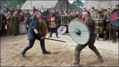 Dans la saison 1 qui est le premier jarl ?