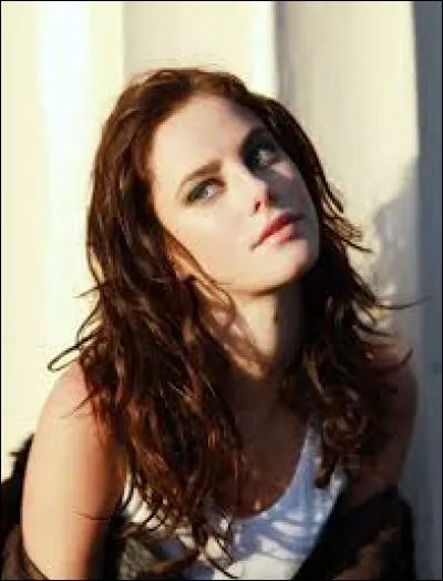 Quel acteur de la série Shameless a-t-elle fréquenté ?