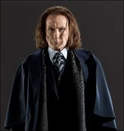 Rufus Scrimgeour a proposé à Harry de...