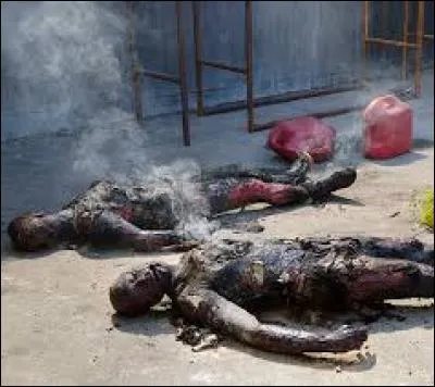 Dans la saison 4, qui a brûlé Karen (la petite amie de Tyreese) ?