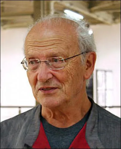 Jean Giraud est un auteur de bandes dessinées, connu aussi sous le pseudonyme de :