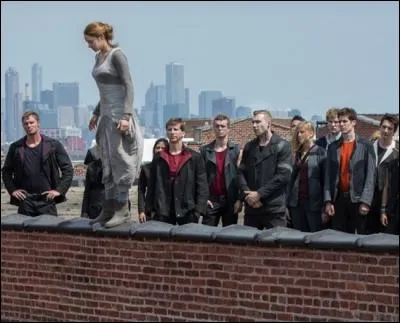 On te demande de sauter d'un toit dans le vide...