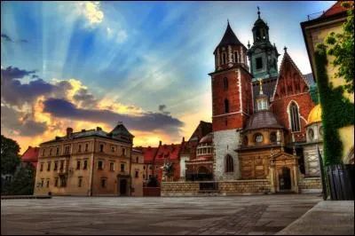 Alors que la France baignait dans l'absolutisme de Louis XIV, le roi d'une union composant plusieurs pays actuels se faisait élire. Certains de ces pays se trouvent ci-dessous. Cochez-les.