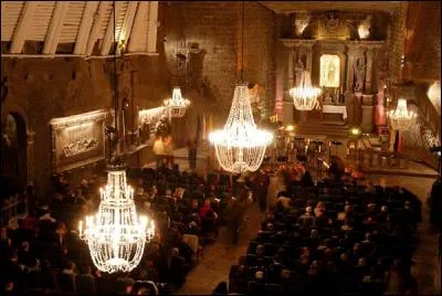 Des localités suivantes comportent des mines de sel qui peuvent être visitées. Lesquelles ?
