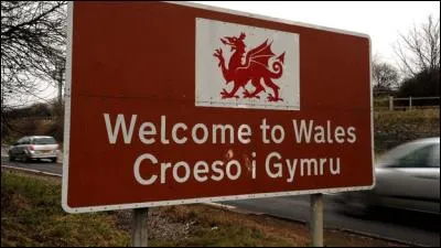 Les panneaux d'entrée d'au moins une localité ci-dessous ne comportent pas de nom bilingue ni multilingue malgré la forte présence d'au moins une minorité ethnique autochtone. Laquelle/Lesquelles ?