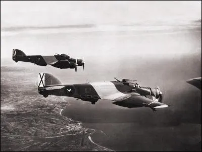 Ce bombardier, engagé à partir de 1937, s'est notamment "illustré" avec le terrible bombardement de Barcelone les 17/18 mars 1938. De quel avion s'agit-il ?