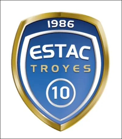 Comment s'appelle le stade de Troyes ?
