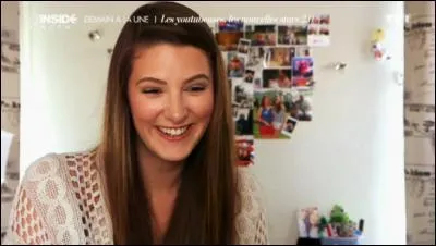 Combien a-t-elle de chaînes YouTube qui lui appartiennent ?