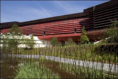 Dans quel musée peut-on admirer des uvres venues de tous les continents ?