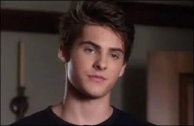 Comment s'appelle le frère d'Aria ?