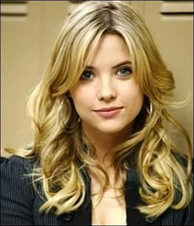 Avec qui est-elle à partir de la saison 2 ?