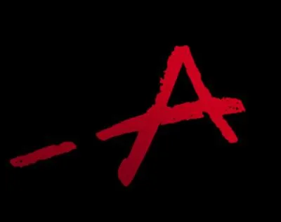 Qui a reçu en premier un message de A dans la saison 1 ?