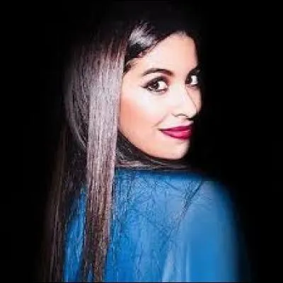 Qui est cette belle brune ?