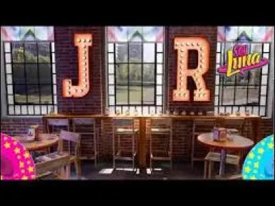 Comment s'appelle la piste de patinage où Luna patine ?