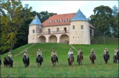 Le château représenté sur cette photo se trouve près de la frontière d'un autre pays. Quel est ce château ?