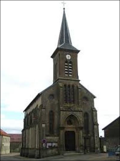 Voici l'église de l'Assomption de la Vierge, à Beuvillers. Village lorrain, dans l'arrondissement de Briey, il se situe dans le département ...