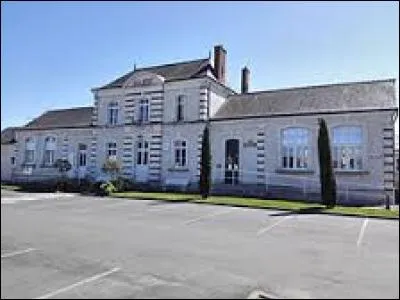 Village du Centre-Val-de-Loire, Druyes se situe dans le département ...