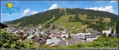 Je vous emmène à la découverte des Gets, en été. Station de sport d'hiver, elle se situe en région ...