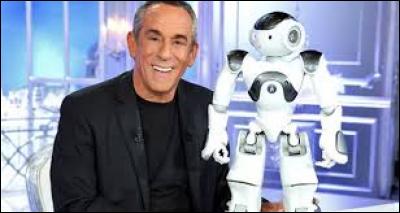 Quel est était le nom donné au robot Nao utilisé dans l'émission "Salut les terriens" en 2015 sur Canal+ ?