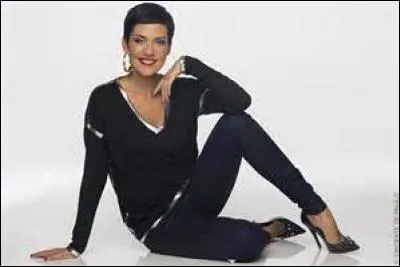 A quel âge commence-t-elle dans l'univers de la mode et du mannequinat ?