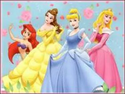 J'ai des rêves, mais aucun d'eux n'est de vivre dans un village. Mon père reste prisonnier dans un château où il est allé, prisonnier d'une énorme Bête ! Vous le savez, mon prénom est ...