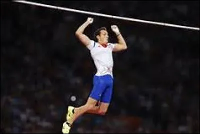 Quelle médaille fut obtenue par Renaud Lavillenie aux JO de 2016 ?