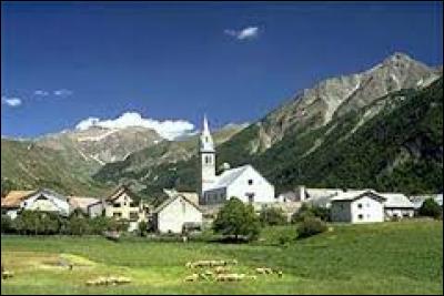 Pour commencer cette nouvelle balade, je vous emmène dans les Hautes-Alpes, à Ancelle. Village du Haut-Champsaur, il se situe en région ...