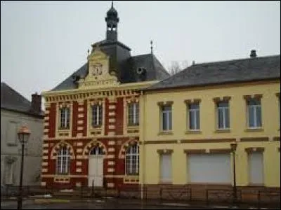 Ville picarde de l'arrondissement d'Abbeville, Fressenneville se situe dans le d&eacute;partement ...