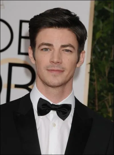Combien de tatouages a Grant Gustin ?