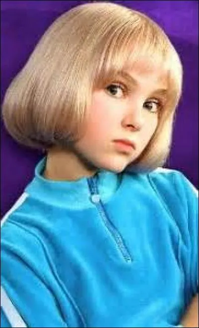 Quelle friandise Violette Beauregard mâche-t-elle sans cesse ?