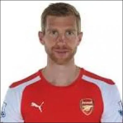 ~Stats~ Quelle est la stat de Mertesacker en vitesse ?