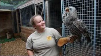 Comment s'appelle la responsable des oiseaux ?