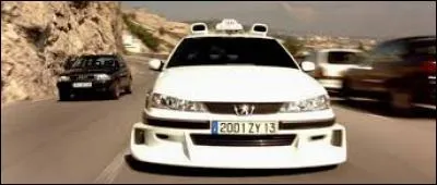 Qui a produit le film "Taxi 2" sorti en 2000 ?