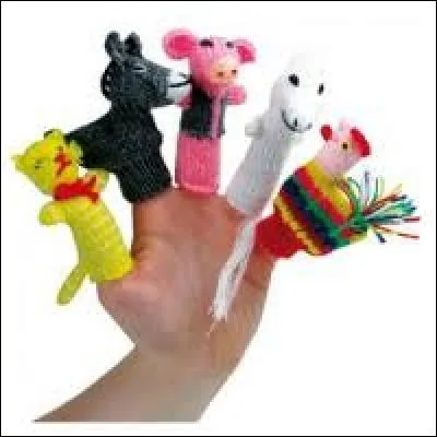 Lorsqu'elle ne fait rien, comment est la main ?