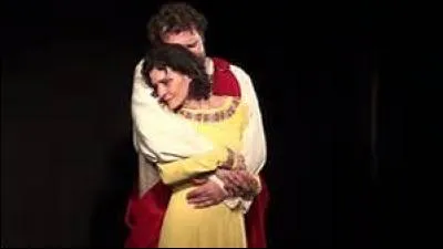 Tout ce que je vous donnerai comme indices, c'est qu'à la fin de la pièce je rentre dans un couvent, et à un certain moment, j'étais l'amante de Britannicus. Qui suis-je ?